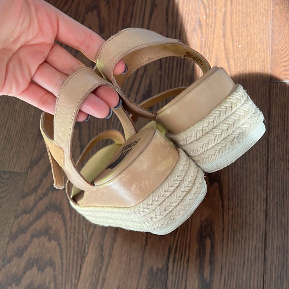 Sorel Women's Cameron Flatform Sandal - Picture 4 of 8